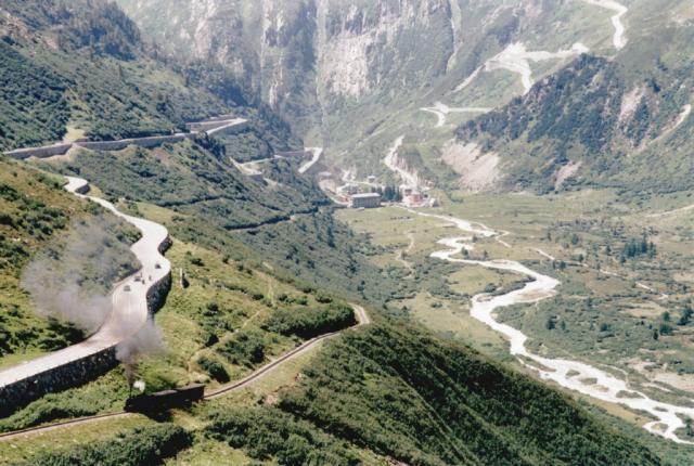 Blick auf Gletsch vom Furkapass.Tag 6 Sommertour 2001