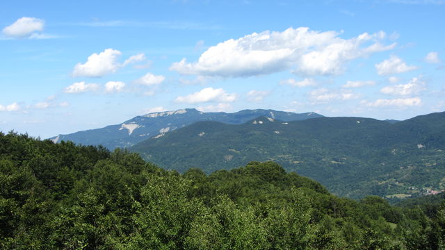 Westanfahrt: Die Berge der Emilia.