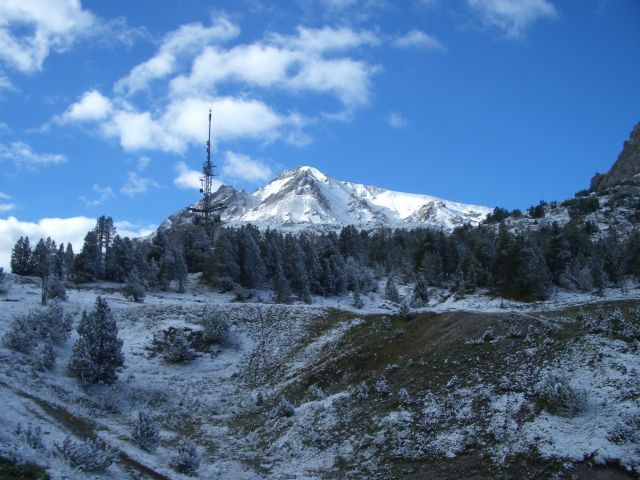 Weiße Bergwelt im Schweizer Nationalpark im August 2005
