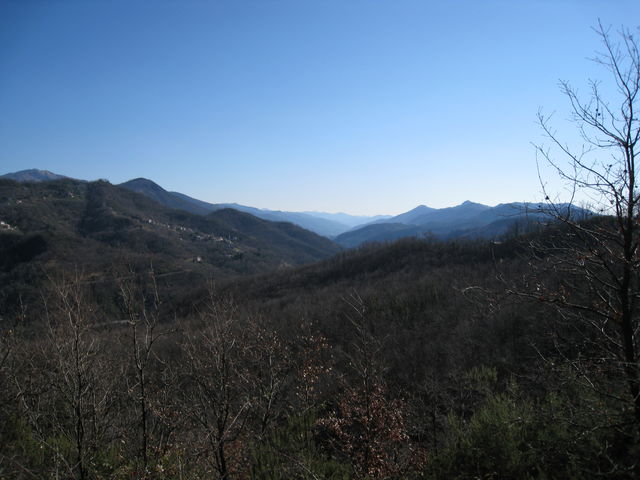 Blick durch das ganze Val Fontanabuona.
(Febriar 2009)