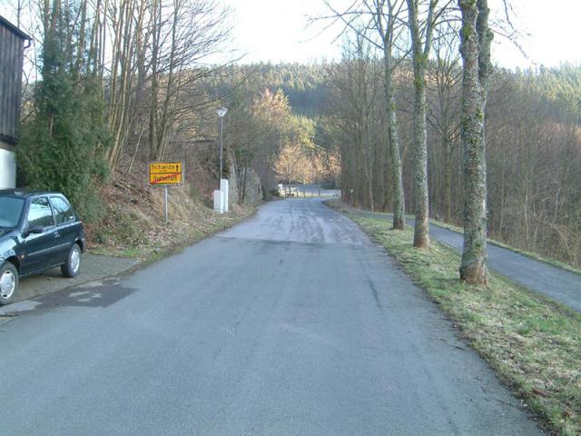 03 - Ortsausgang Grafschaft - noch 4,5 km.