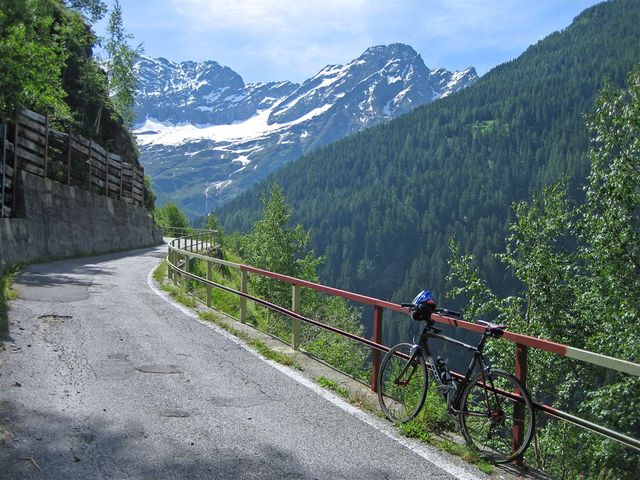 00 prächtiger Blick auf den imposanten Torrone Alto (2952 m), Val Pontirone, 18.06.09.