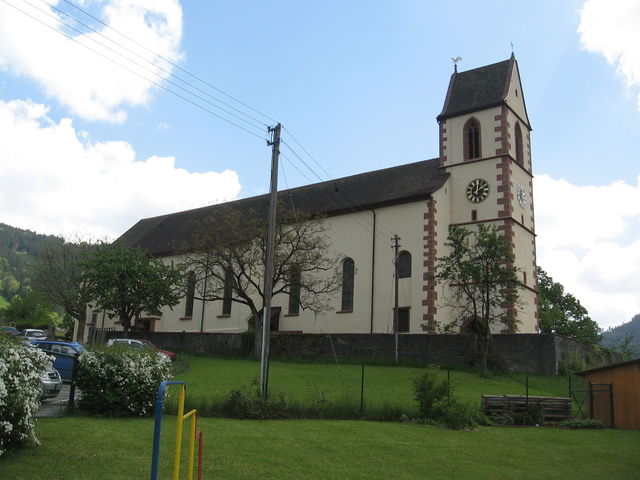 Die Kirche von Simonswald markiert den Beginn der Tour