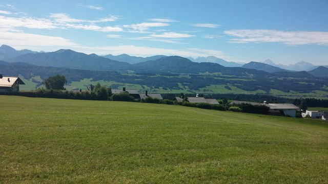 Panorama im mittleren Teil er Anfahrt (Schmittenstein, Göll, Watzmann)