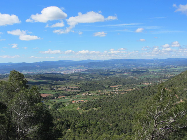 Südseite: Blick Richtung Igualada mit der mittleren Serralada Prelitoral dahinter.