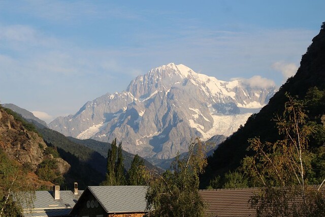 Blick von Morgex auf den Mont Blanc