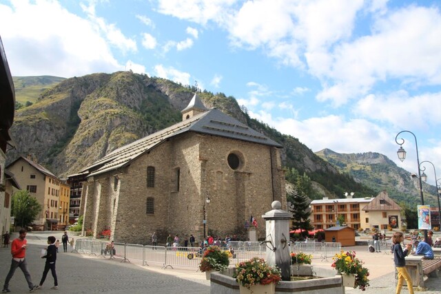 Ortszentrum von Valloire mit Kirche